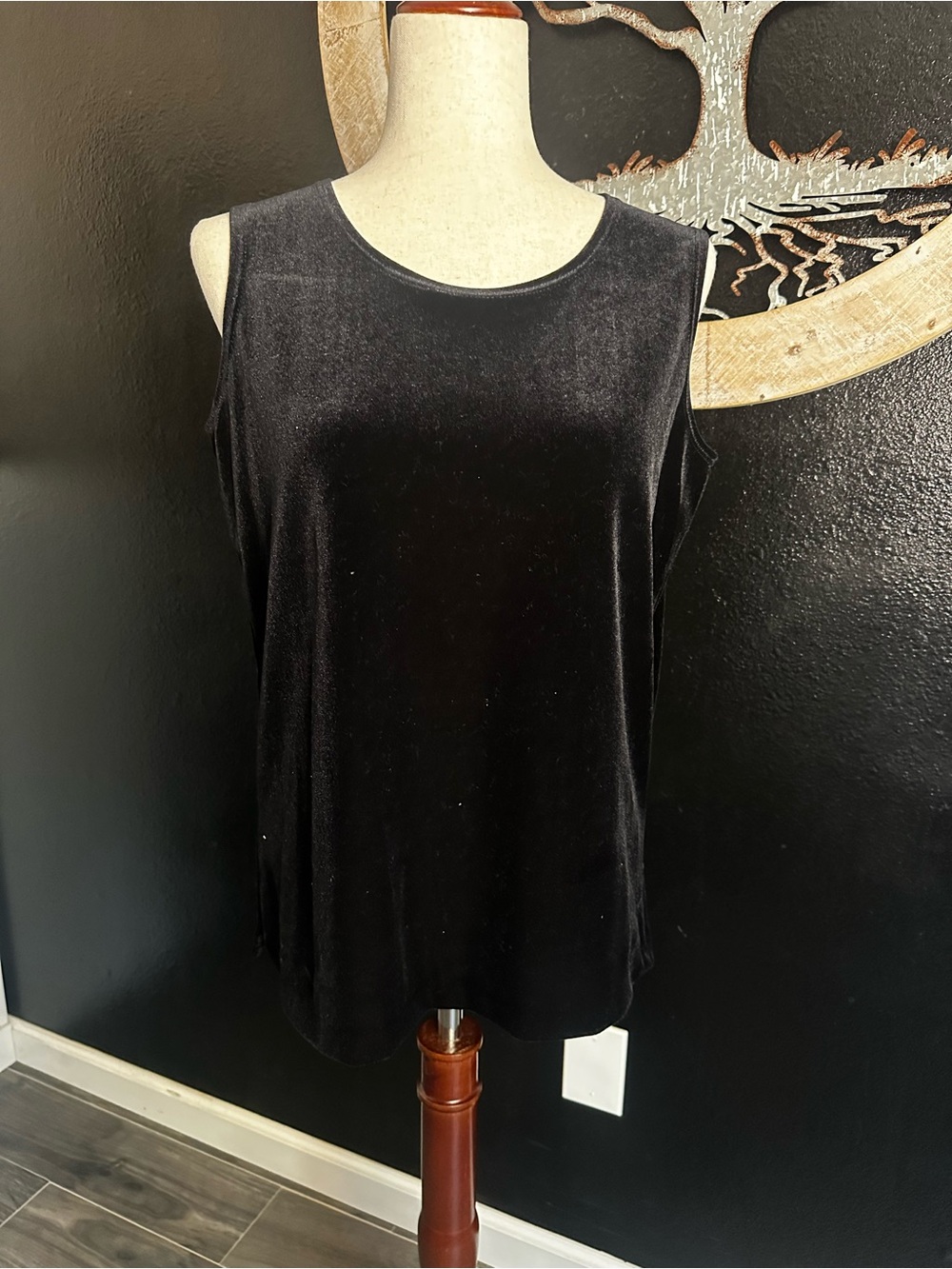 Women's Black Velvet Sleeveless Camisole